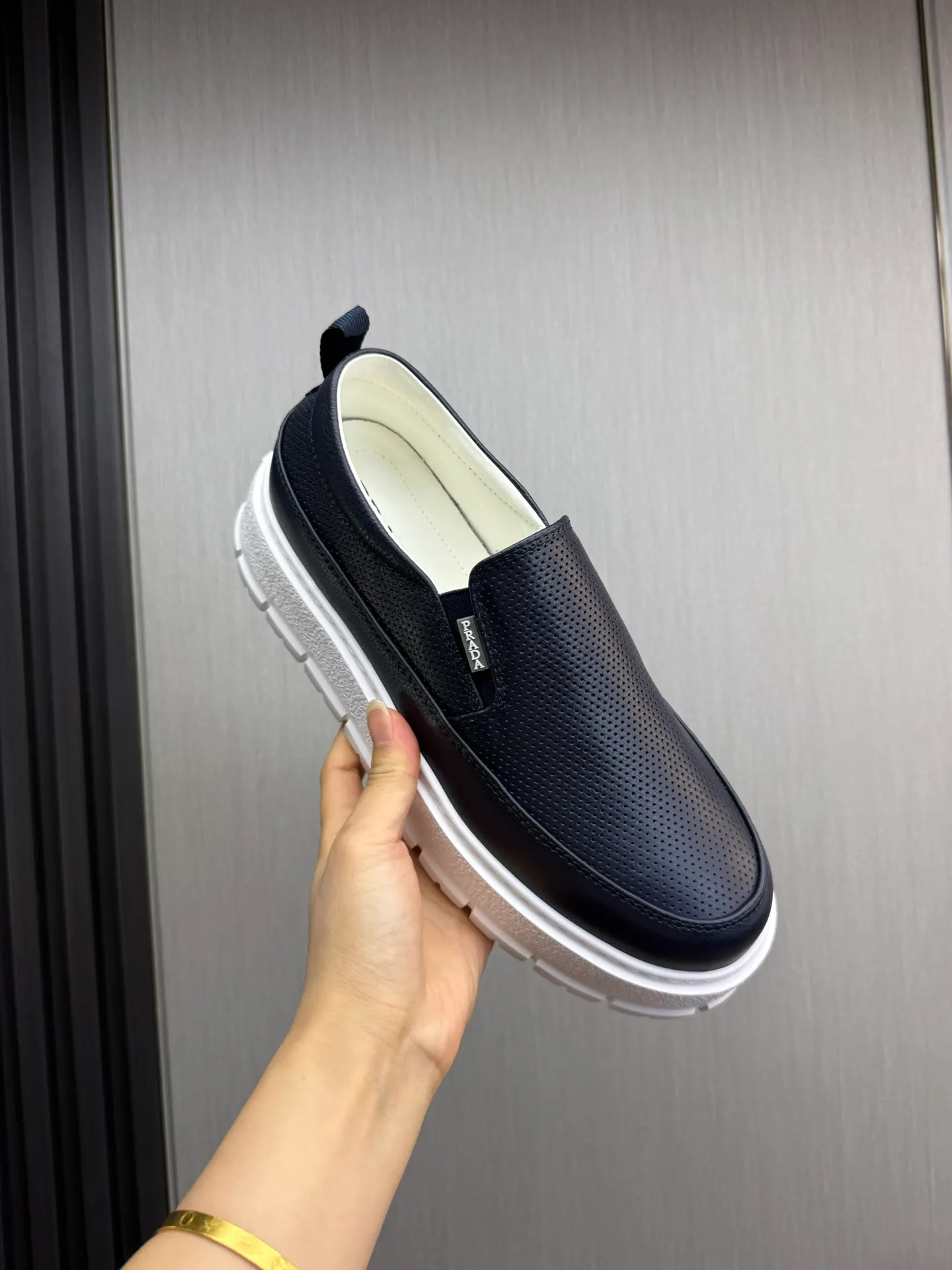 Men's shoes 💰580💰 [PRADA] Men's shoes are popular in the counter, official website is synchronized, 1 high-quality shipment ✔️Imported cowhide punching + cowhide lining, 1🆚1 replica, original sole, 38-45 (45 customized, non-refundable)